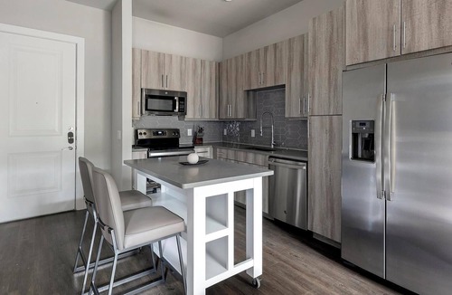 Montopolis Apartment | Landing | Beautiful 1BD, Pool, Courtyard