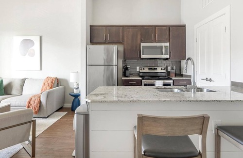 Buda Apartment | Landing | Beautiful 1BD, Pool, Gym