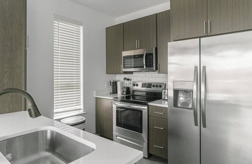 Richmond Apartment | Landing | Beautiful 1BD, Clubhouse, Pool