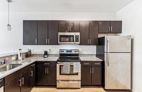 Eden Apartment | Landing | Beautiful 1BD, Clubhouse, Pool