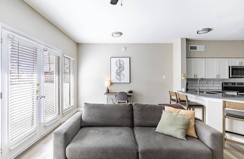 Fort Worth Apartment | Landing | Beautiful 2BD, Pool, Gym