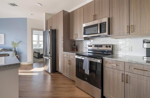 Scofield Farms Apartment | Landing | Beautiful 2BD, Gym, Pool