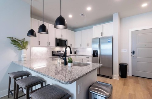 Freeport Apartment | Landing | Beautiful 2BD, Yoga Studio, Pool