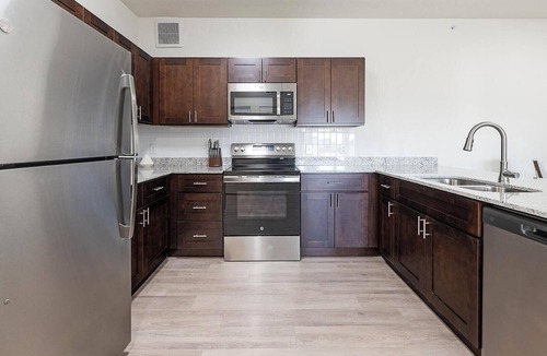 Lockhart Apartment | Landing | Beautiful 2BD, Gym, Clubhouse