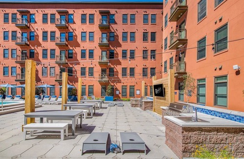 Yamacraw Village Apartment | Landing | Beautiful 2BD in Downtown