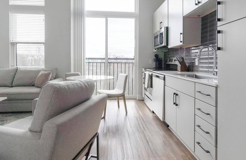 Downtown Apartment | Landing | Beautiful Studio, Courtyard, Yoga Studio