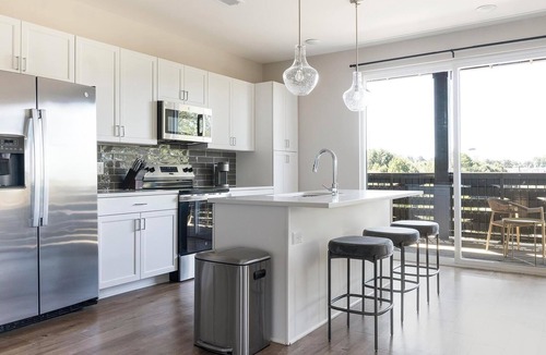 Oakwood Apartment | Landing | Chic 1BD, Clubhouse, Gym