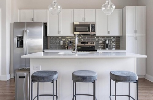 Oakwood Apartment | Landing | Chic 1BD, Clubhouse, Gym