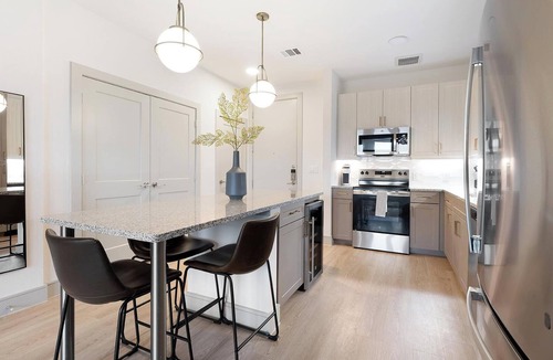 Scofield Farms Apartment | Landing | Chic 1BD, Clubhouse, Gym