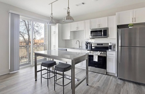 Richmond Apartment | Landing | Chic 1BD, Courtyard, Game Room
