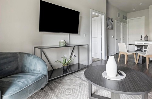 Montopolis Apartment | Landing | Chic 1BD, Courtyard, Pool