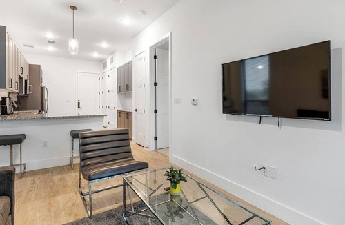 Denton Apartment | Landing | Chic 1BD, Courtyard, Gym