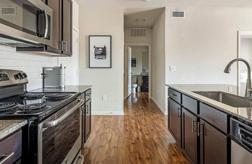 Austin Apartment | Landing | Chic 1BD, Gym, Clubhouse