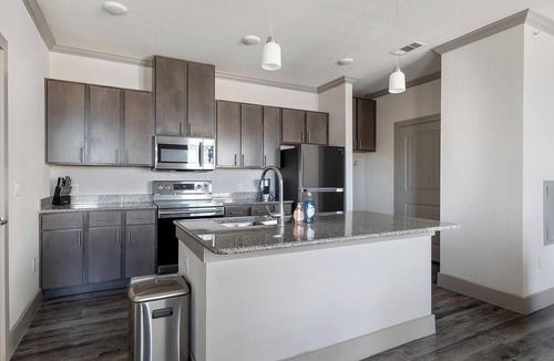 Manor Apartment | Landing | Chic 1BD, Gym, Courtyard