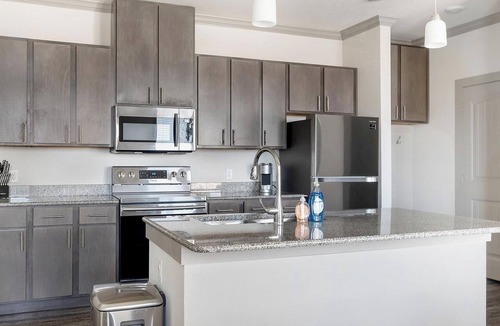 Manor Apartment | Landing | Chic 1BD, Gym, Courtyard