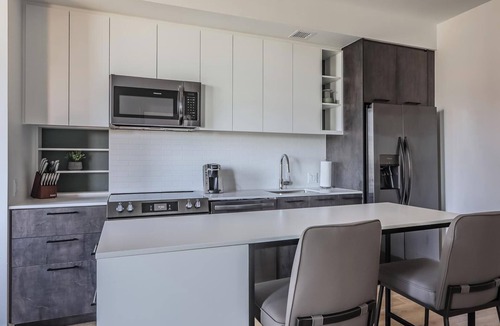 Washington Apartment | Landing | Chic 1BD, Gym, Rooftop Lounge