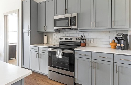 Austin Apartment | Landing | Chic 1BD, Gym, Yoga Studio