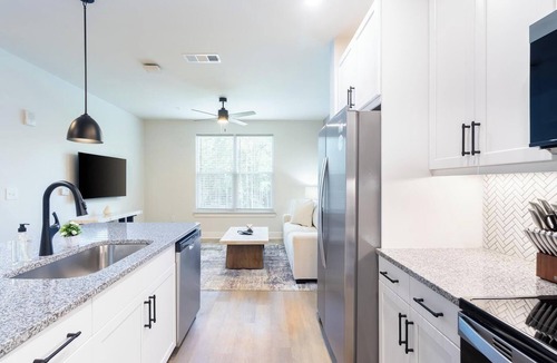 Freeport Apartment | Landing | Chic 1BD, Pool, Game Room