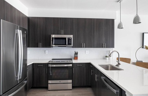 Crestline Heights Apartment | Landing | Chic 1BD, Gym, Pool