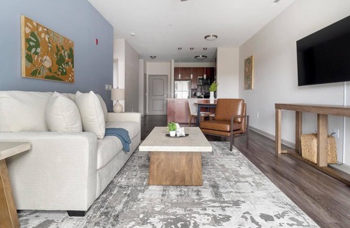 Raleigh Apartment | Landing | Chic 1BD, Yoga Studio, Rooftop Lounge