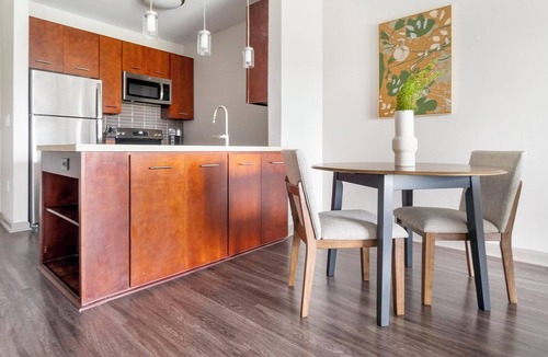 Raleigh Apartment | Landing | Chic 1BD, Yoga Studio, Rooftop Lounge