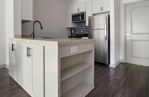 Raleigh Apartment | Landing | Chic 1BD, Yoga Studio, Rooftop Lounge