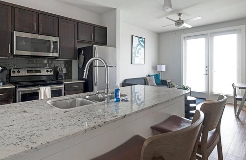 Buda Apartment | Landing | Chic 1BD, Yoga Studio, Gym