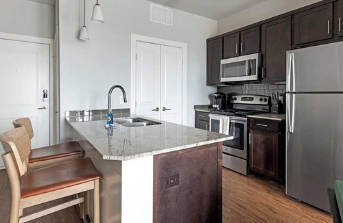 Buda Apartment | Landing | Chic 1BD, Yoga Studio, Gym