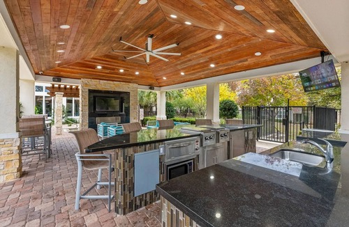 McNeil Apartment | Landing | Chic 2BD, Game Room, Yoga Studio