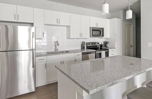 Conroe Apartment | Landing | Chic 2BD, Gym, Game Room
