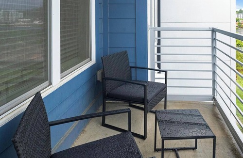 Optimist Park Apartment | Landing | Chic 2BD, Gym