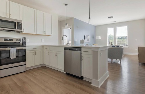 Hickory Apartment | Landing | Chic 2BD, Yoga Studio, Gym