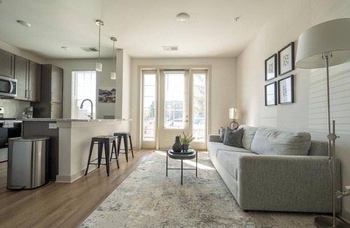 Charlotte Apartment | Landing | Chic Studio, Gym, Clubhouse