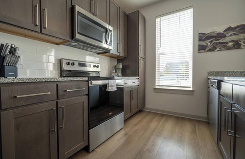Charlotte Apartment | Landing | Chic Studio, Gym, Clubhouse