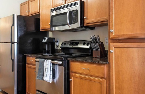 Sweetbriar Apartment | Landing | Incredible 1BD, Courtyard, Gym