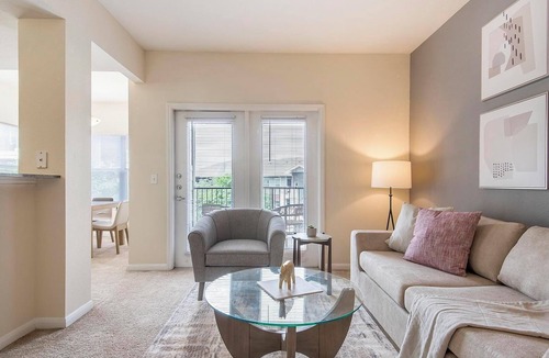 Sweetbriar Apartment | Landing | Incredible 1BD, Courtyard, Gym