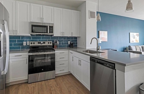 MLK Apartment | Landing | Incredible 1BD, Courtyard