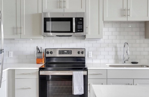 Montopolis Apartment | Landing | Incredible 1BD, Gym, Courtyard