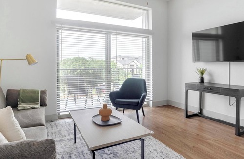 Montopolis Apartment | Landing | Incredible 1BD, Gym, Courtyard