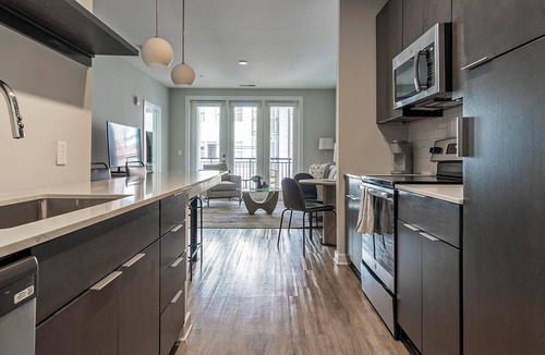 Downtown Apartment | Landing | Incredible 1BD, Gym, Courtyard