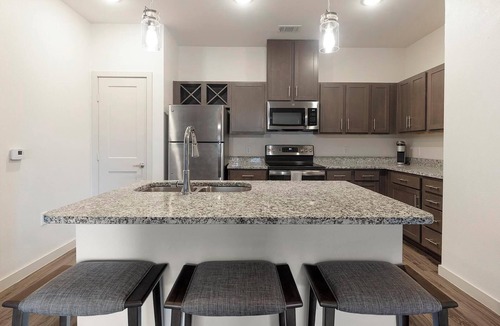 Buda Apartment | Landing | Incredible 1BD, Game Room, Gym