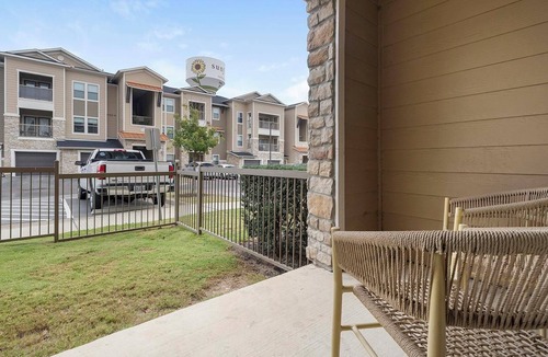Buda Apartment | Landing | Incredible 1BD, Game Room, Gym