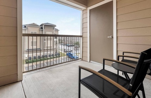 Buda Apartment | Landing | Incredible 1BD, Gym, Game Room