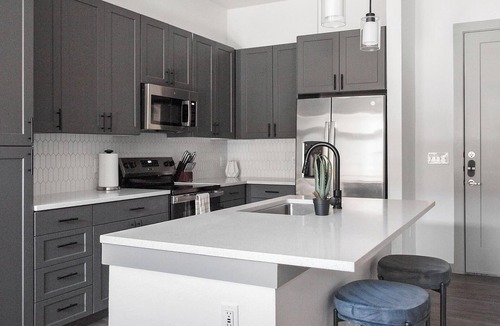 MLK Apartment | Landing | Incredible 1BD, Pool, Gym