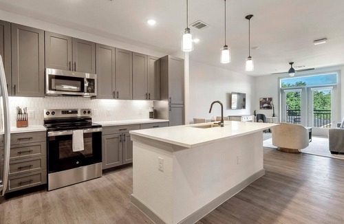 MLK Apartment | Landing | Incredible 1BD, Pool, Gym