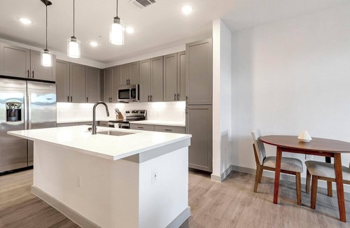 MLK Apartment | Landing | Incredible 1BD, Pool, Gym
