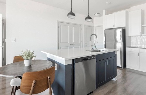 Lower Basin Lake Travis Apartment | Landing | Incredible 1BD, Pool, Clubhouse
