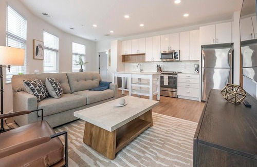 Old Town West Apartment | Landing | Incredible 2BD, Gym, Courtyard