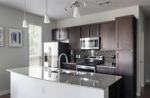 Buda Apartment | Landing | Incredible 2BD, Clubhouse, Pool