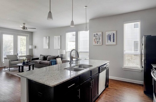 Buda Apartment | Landing | Incredible 2BD, Clubhouse, Pool